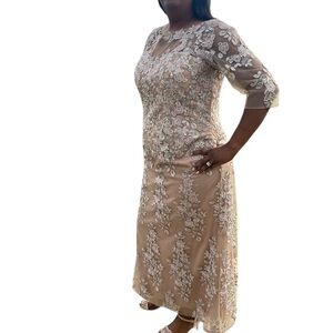 La Femme dress floral column gown woman’s champagne dress NEW Size 18